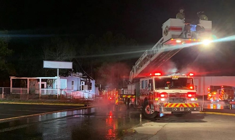 Abandoned building caught fire on Wrightsboro Road - MDMH Augusta